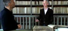 Presentator Hans Goedkoop in gesprek met historicus Eric Jorink